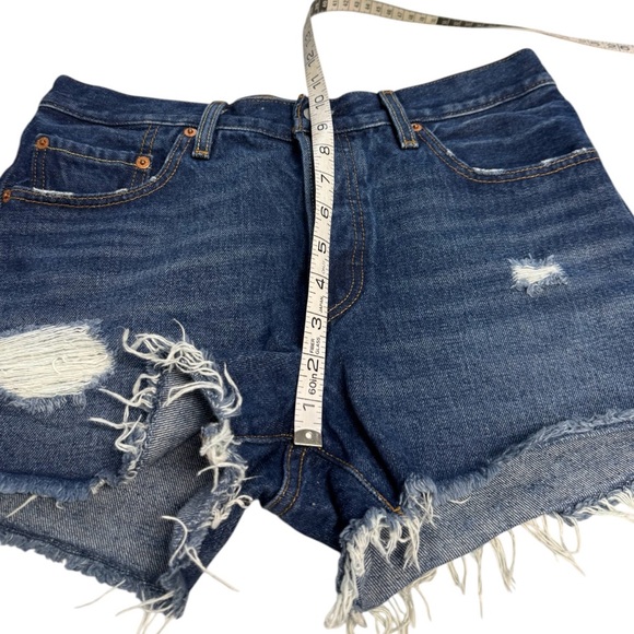 Levi’s 501 Button Fly Denim Distressed Frayed Women's Shorts Size 28 - Picture 5 of 6